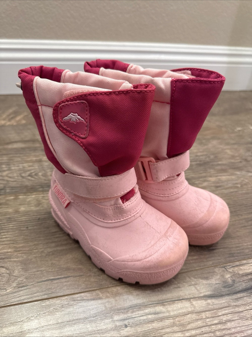 Tundra Quebec Girls Snow Boots Size 8 Pink Insulated Winter Waterproof